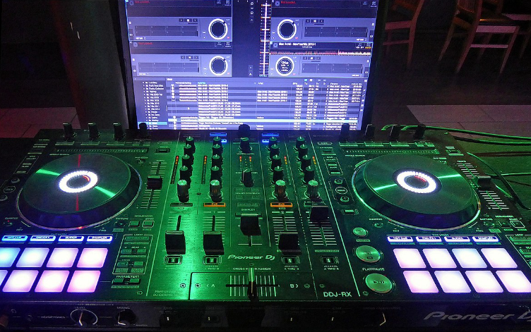 Alat DJ