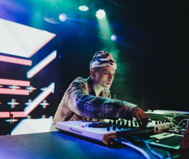 peran-dj-profesional-dalam-menciptakan-suasana-acara