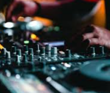 perjalanan-dj-dari-hobi-rumahan-hingga-panggung-profesional