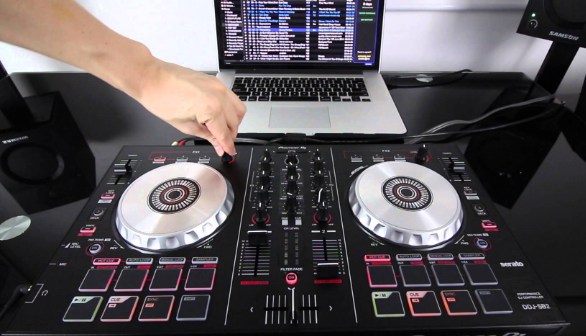 Tips DJ Pemula agar Cepat Menguasai Mixing Lagu
