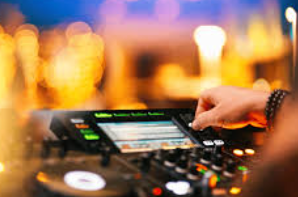 perkembangan-karier-dj-di-era-musik-digital-dan-streaming