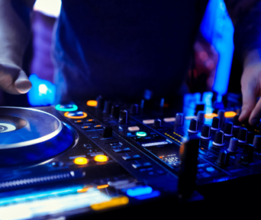 langkah-menjadi-dj-profesional-dengan-skill-dan-etika-panggung