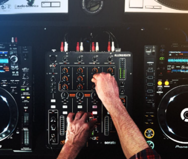 tips-dan-trik-dj-profesional-untuk-mix-lagu-lebih-sempurna