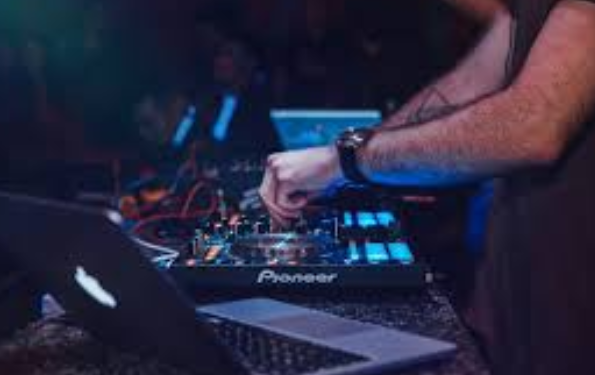 Tips Pemula Untuk Membuat Lagu Bertemakan DJ